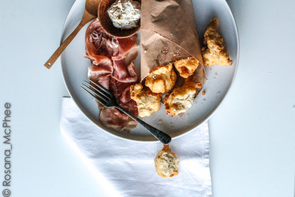 Coccoli, Tuscan fried bread