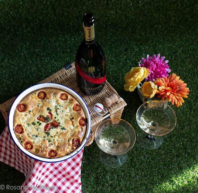 Picnic, Crab Flan and Champagne