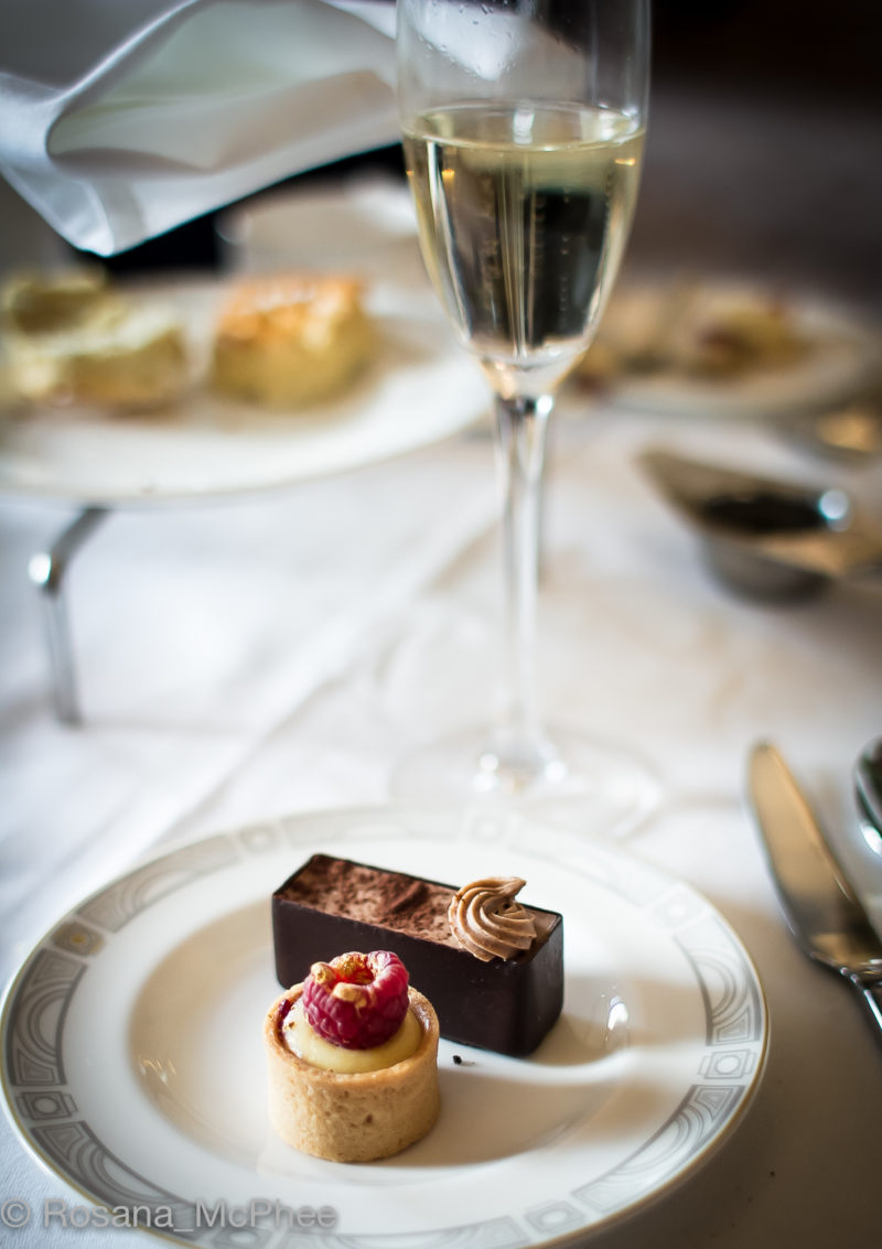 Afternoon Tea, Library Lounge, London , Marriott Hotel County Hall, afternoon tea in London
