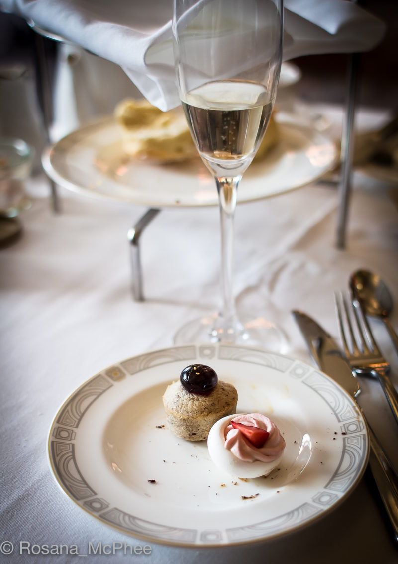 Afternoon Tea, Library Lounge, London , Marriott Hotel County Hall, afternoon tea in London