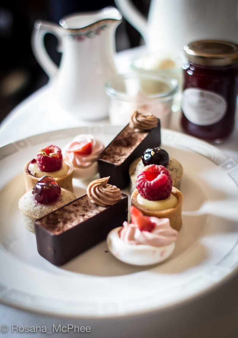 Afternoon Tea, Library Lounge, London , Marriott Hotel County Hall, afternoon tea in London