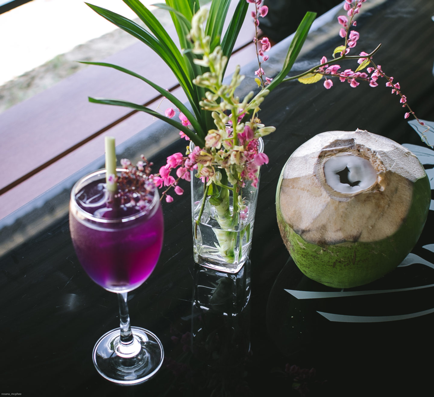 Blue flower drink in Thailand at Red Rocket Farm, a gastronomic experience beyond Bangkok